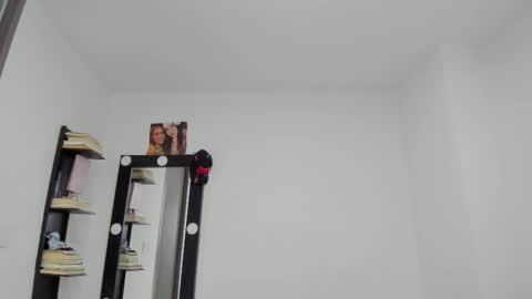 Luna online show from January 13, 2026, 9:53 pm