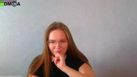 Snapshot of _lysafeta_ chatting on February 19, 2025, 9:28 am Welcome guys  Pleasure to see you all here  My name is Lysafeta and MichaelaTip menu is active Private is open  online show from February 19, 2025, 9:28 am