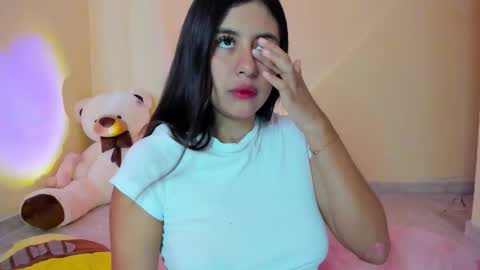 Maia online show from October 5, 2025, 1:09 pm