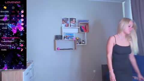 Snapshot of _maneki_neko_ chatting on July 16, 2026, 9:15 am Emma online show from July 16, 2026, 9:15 am