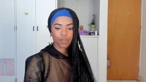 MARCELA online show from September 18, 2025, 1:40 am