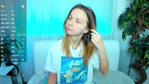 Scarlett online show from November 24, 2025, 12:16 pm