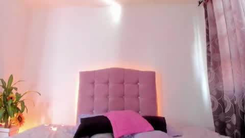 Maria paula online show from March 3, 2025, 8:54 pm