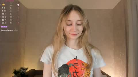  Gwen  online show from November 12, 2025, 3:07 am