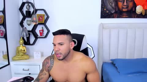 Snapshot of _matthew_santos_ chatting on December 22, 2025, 7:33 pm _matthew_santos_ online show from December 22, 2025, 7:33 pm