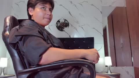 _maximo_1 online show from May 6, 2026, 2:55 pm