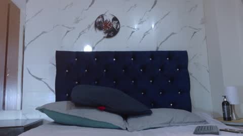 _maximo_1 online show from May 25, 2026, 1:06 pm