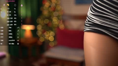 Snapshot of _maybelin_ chatting on December 9, 2024, 8:00 am Lina online show from December 9, 2024, 8:00 am