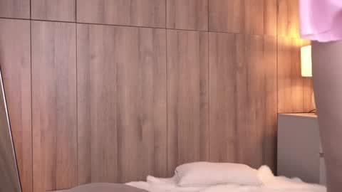     online show from September 30, 2025, 6:46 pm