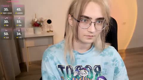 _meow_neko_ online show from April 17, 2026, 9:29 pm