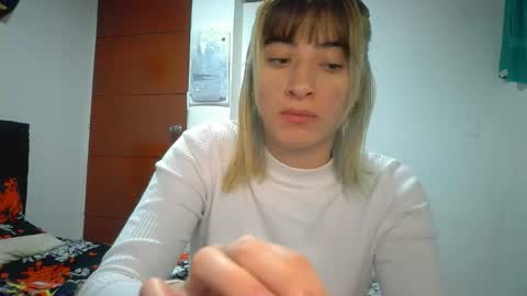 Mia-foster online show from April 5, 2026, 2:53 am