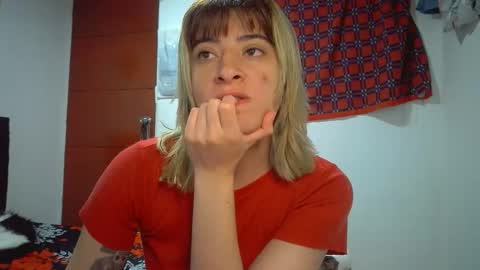 Mia-foster online show from April 6, 2026, 10:44 pm