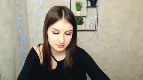 Mia online show from February 27, 2025, 2:00 pm