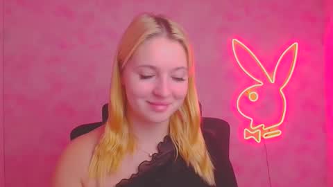 Melanie online show from November 8, 2025, 12:16 pm