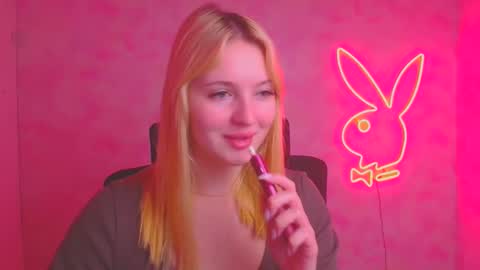 Melanie online show from November 17, 2025, 1:06 pm