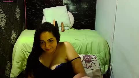 _milf_naughty online show from April 18, 2026, 10:32 pm