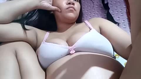 _milkytitsmomxx_ online show from March 10, 2025, 4:57 pm