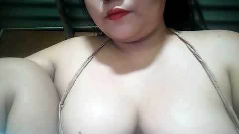 _milkytitsmomxx_ online show from May 9, 2026, 4:56 pm