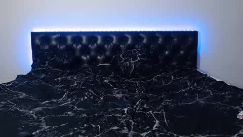 mikey and mia online show from November 5, 2025, 5:24 pm