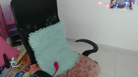 _mindy_moon online show from February 12, 2026, 12:00 pm