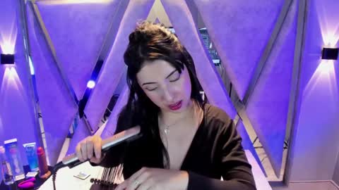 _mishell22 online show from April 4, 2026, 7:00 pm