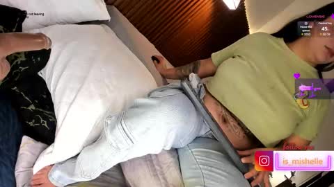 Snapshot of _mishelle chatting on February 20, 2026, 6:19 am Mishelle online show from February 20, 2026, 6:19 am