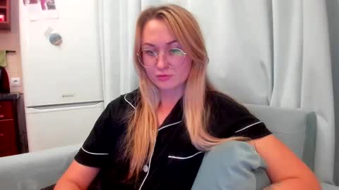 Eva online show from October 7, 2025, 8:17 pm
