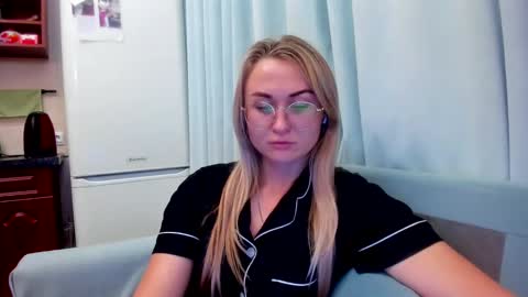 Eva online show from October 16, 2025, 8:10 pm