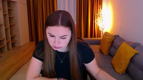 Mia online show from March 19, 2026, 7:34 am