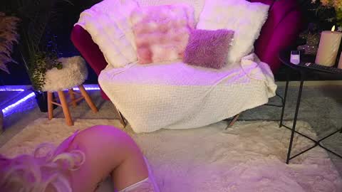 Misty Joys online show from May 28, 2026, 4:54 am