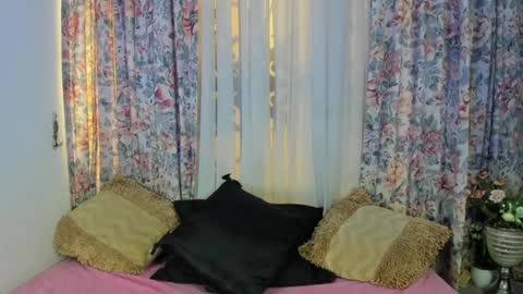 mizuki  online show from January 17, 2025, 2:28 pm