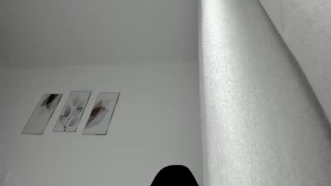 _molly_rosse_ online show from May 21, 2026, 12:01 pm