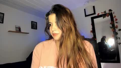     liaaa 4u online show from December 2, 2024, 11:40 pm