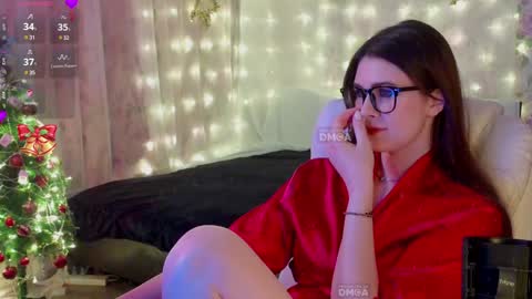 -Victoriana- online show from January 1, 2025, 3:34 am