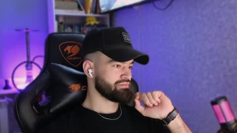 Ask me online show from December 1, 2024, 5:13 pm