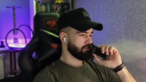 Ask me online show from December 6, 2024, 10:19 pm