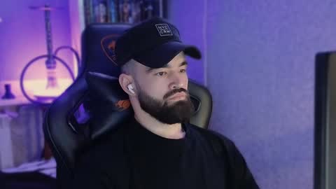 Ask me online show from January 4, 2025, 2:14 am