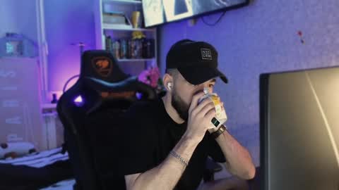 Ask me online show from January 7, 2025, 4:08 am