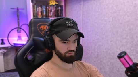 Ask me online show from January 29, 2025, 10:01 pm