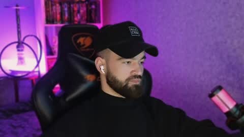 Ask me online show from February 3, 2025, 10:11 pm