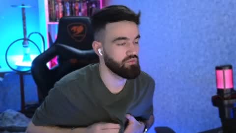 Ask me online show from February 5, 2025, 9:40 pm