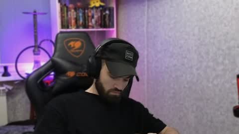 Ask me online show from February 7, 2025, 9:04 pm