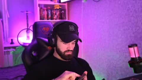 Ask me online show from February 9, 2025, 6:16 pm