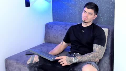 _mrcock_ online show from April 2, 2026, 4:26 pm