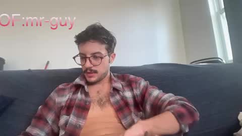 _mrguy_ online show from October 19, 2025, 9:04 pm