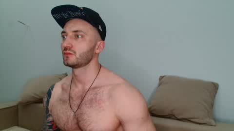 Snapshot of _muscle_arti_ chatting on January 17, 2026, 6:33 pm Arti online show from January 17, 2026, 6:33 pm