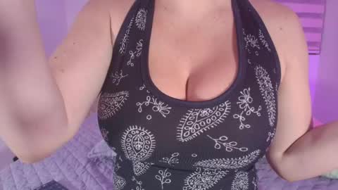 Luna online show from May 20, 2026, 3:13 am
