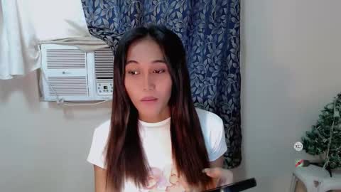 jenny claire online show from October 20, 2025, 2:12 am
