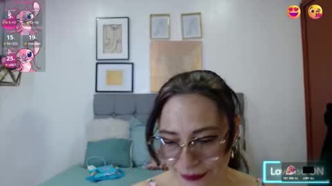_naomi_s online show from November 26, 2025, 2:07 pm
