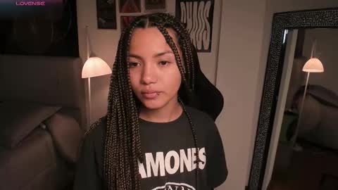 Nati - Independ model online show from September 30, 2025, 3:44 am